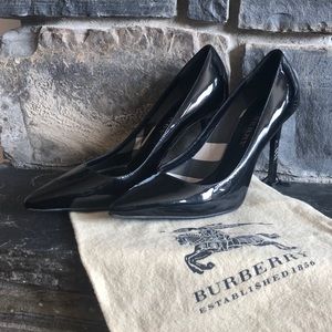 Burberry black patent leather pumps